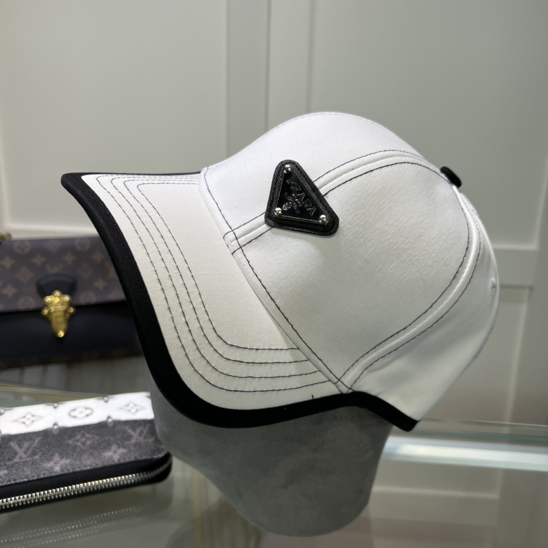 普拉达Prada经典三角标棒球帽万能必留款戴一万年都好看日常刚需颜色完美帽型正点简直谁戴都好看质量超赞时