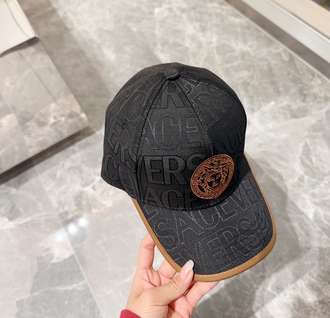 Versace范思哲24秋款款棒球帽最简洁的款式！专柜最新上市市面独一无二版本进口面料做工走线整齐绝对的