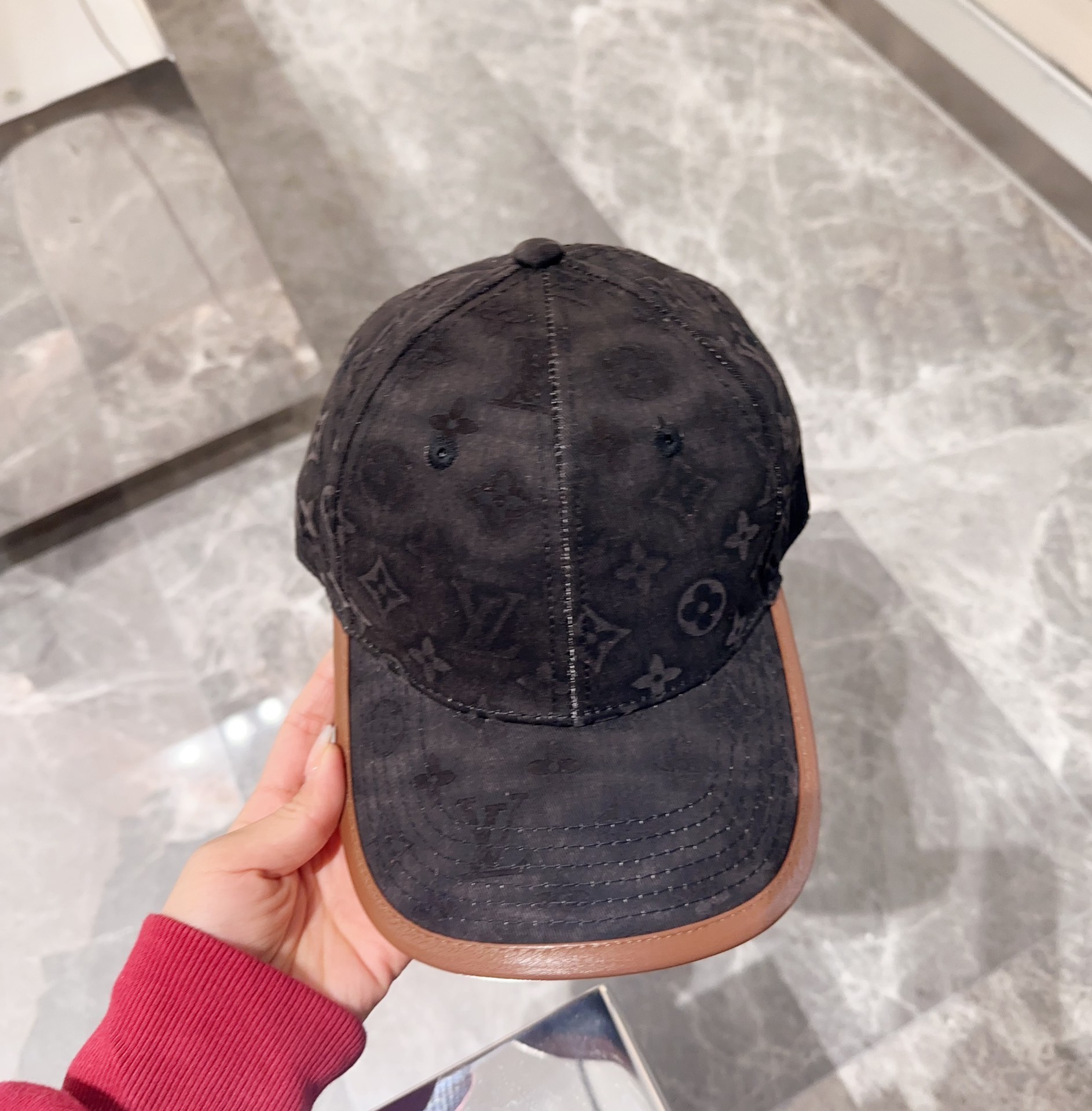 NO:191363,Louis Vuitton LV, embossed styles that can be worn for many years, fashionable high-end hats, fisherman hats, baseball hats, knit hats, hats, louis vuitton, louis vuitton, espadrilles, hats19860909路易威登 LV,压花可以戴N多年的款式,时尚高端帽子渔夫帽棒球帽针织帽,帽子,louis vuitton,louis vuitton,espadrilles,hats,hat