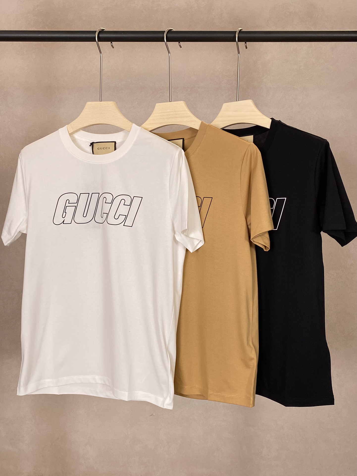 Gucci Abbigliamento T-Shirt Nero Khaki Bianco Stampa Cotone Lavorazione a maglia Maniche corte