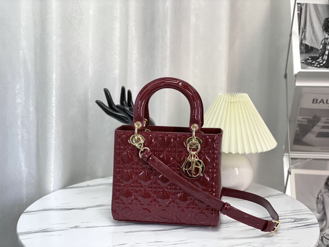 Dior Lady Handbags Crossbody & Shoulder Bags Cheap High Quality Replica
 Patent Leather M44550