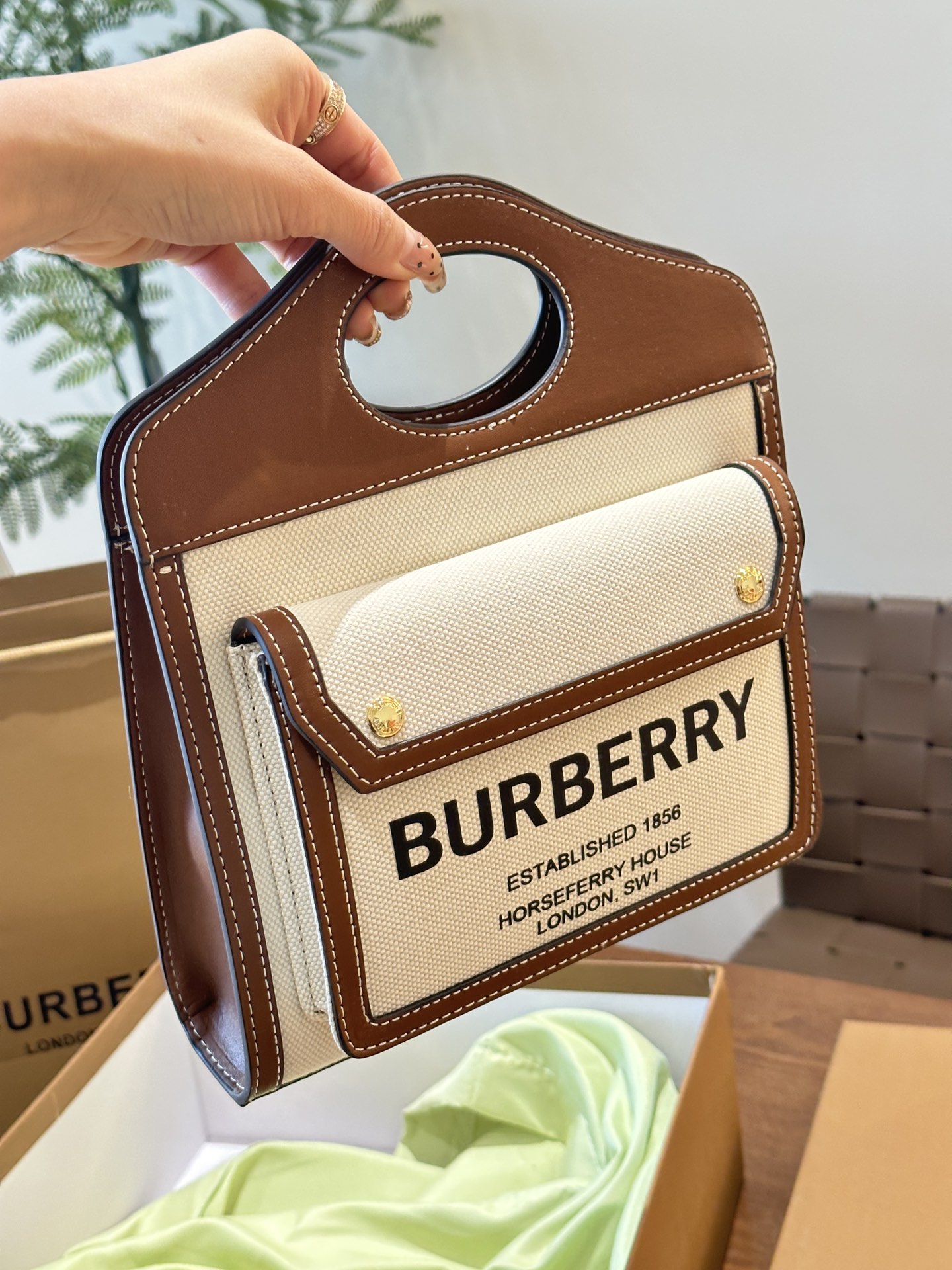 Burberry Perfect
 Messenger Bags Top brands like
 Brown Splicing Canvas Fall Collection Vintage