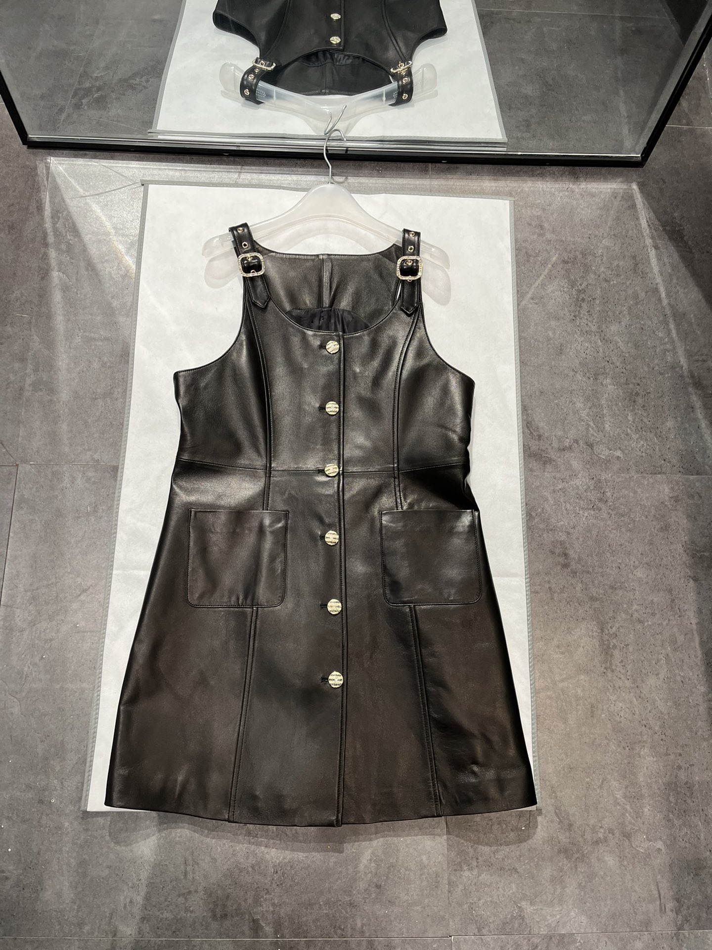 NO:872486,, Chanel sheepskin dress, slim fit, with original hardware and buttons, size S-19860909,香奈儿羊皮连衣裙,修身版型,搭配原版五金和纽扣 尺寸S- Xxl码,单穿外搭都很好看,香奈儿-服装,chanel,skirts,sheepskin,,Women's clothing