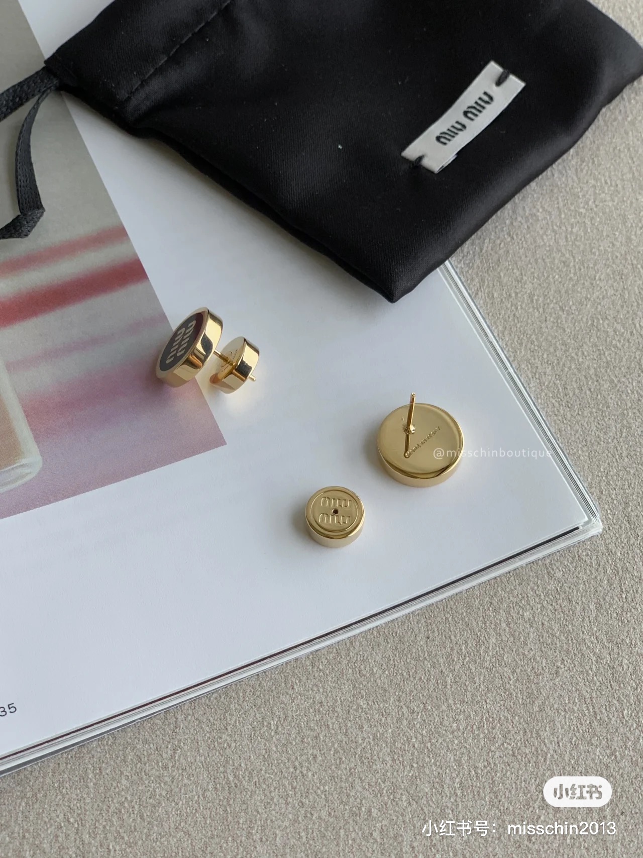 【新品出货】缪缪Miu Miu珐琅圆形耳钉+原版耳塞