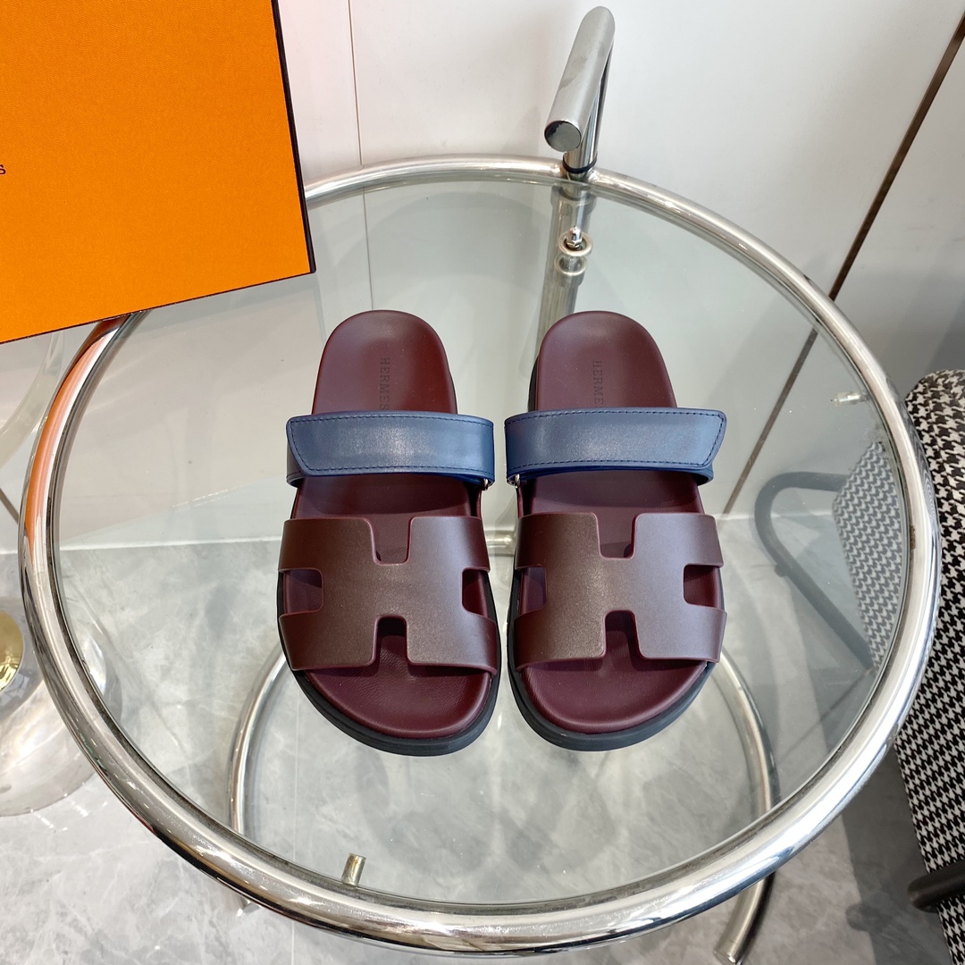 NO:266030,Men's size Hermes H home chypre series Velcro second uncle slippers Top quality Upper imported stone pattern cowhide / palm pattern cowhide / gradient cowhide / goat skin / Yangjing / denim footbed mixed breed sheepskin, original open molded sole Women's size 35-39 (40/41 custom made) Men's size 39-44 (45 custom made), slippers, hermes, hermes, slippers, cowhide, sheepskin, sheep19860909男码 Hermes 爱马仕H家chypre系列 魔术贴二舅拖鞋 顶级品质 鞋面进口头层石头纹牛皮/手掌纹牛皮/渐变色牛皮/山羊皮/羊京/牛仔布 垫脚混种羊皮,原版开模大底 女码35-39码（40/41定做）男码39-44（45定做）,拖鞋,hermes,hermes,slippers,cowhide,sheepskin,sheep,Women's Shoes