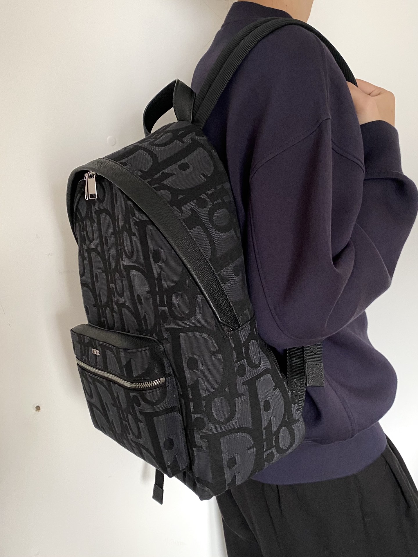 Dior Backpack Black Upper Figure Capacity Reference
