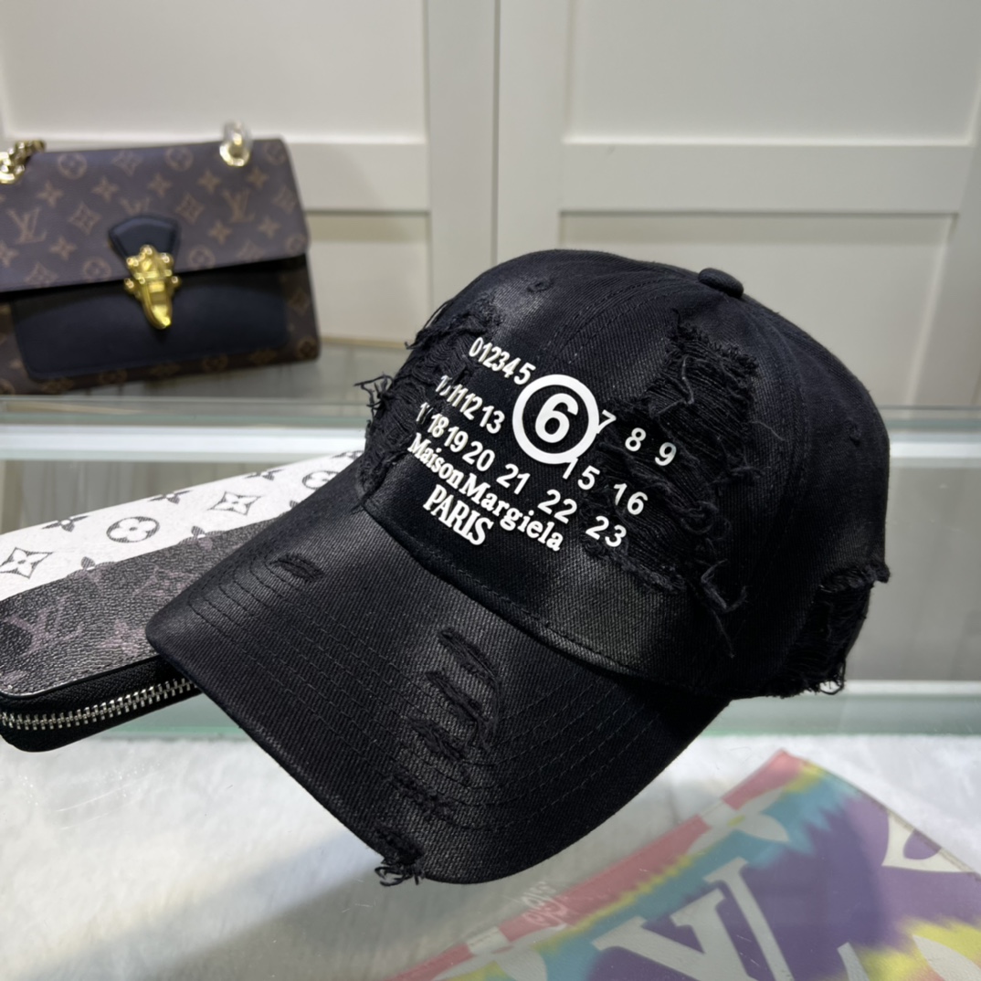 NO:191600,With dust bags, trendy brands, new and new works incorporate special fabrics, with profound style, fashionable and high-end style, and full of retro style. The splicing of every detail is a masterpiece, breaking the tradition of baseball caps, loves loves limited edition!  Hat fisherman hat baseball hat knit hat, hat, espadrilles,hats19860909配防尘袋 潮牌 新款新作融入了特色面料,风格深邃、时尚、高级,复古风十足每处细节的拼接都是匠心之作,打破棒球帽的传统,爱了爱了限量发售！帽子渔夫帽棒球帽针织帽,帽子,espadrilles,hats,hat