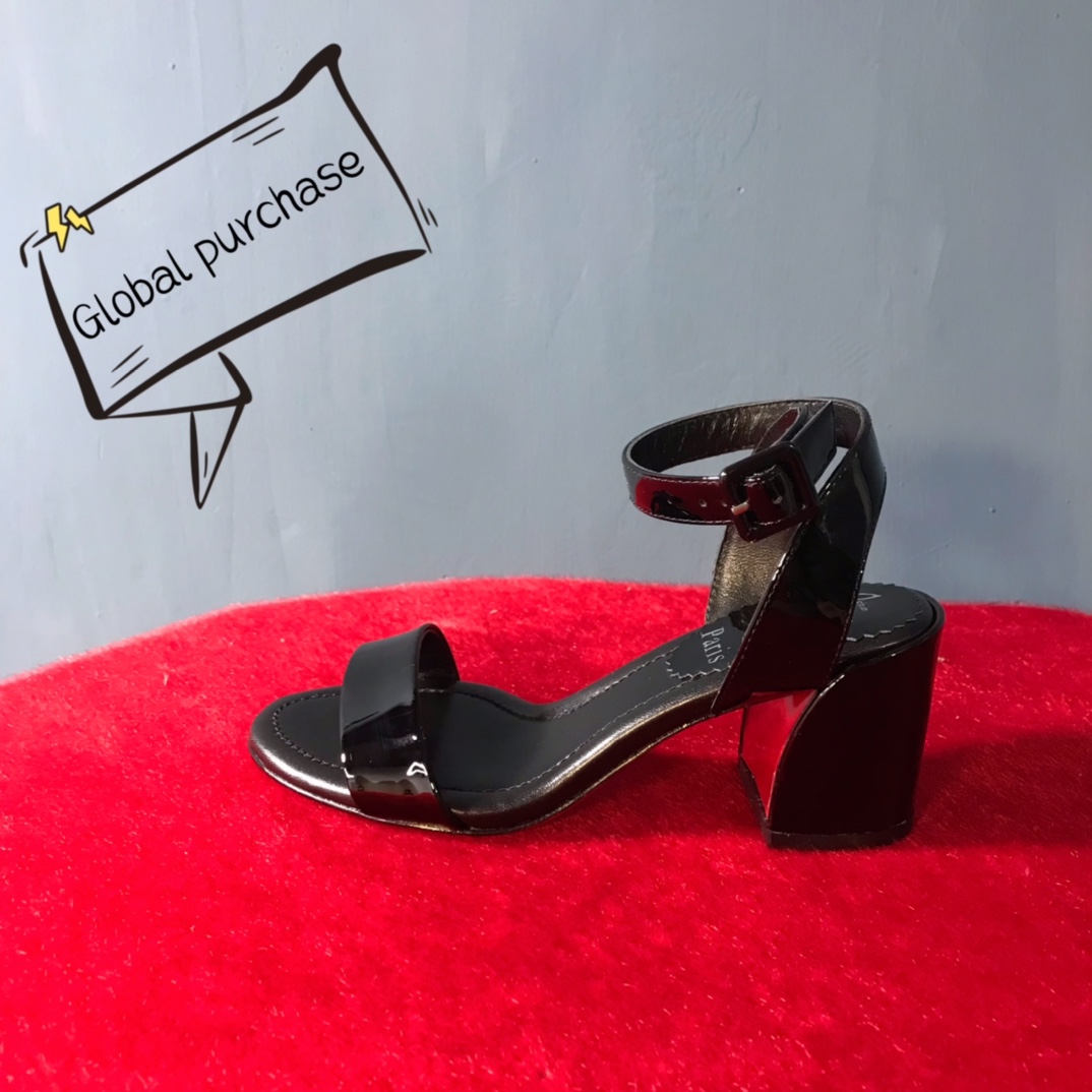 NO:100075,High-end custom spring and summer sandals new series!  H5.5Cm, size 34-42. 35. 40. 41. 42. 42. Genuine leather, custom-made models, no return or replacement. L44-001. Black Sexy leather, black sheepskin footbed, official website picture Standard European code Reference:L44-001 Color:black/black Material:patent Lining:goat leather Heel height:5.5Cm Sole:leather sole Size:EU 34-42 (US 4-11):,,christian louboutin,sandals,sheepskin,Leather soles19860909高端订制 春夏凉鞋新款系列！ H5.5Cm,尺码34-42码.35码40码41码42码,真皮大底,订制款,不退不换L44-001.黑色柒皮,黑色羊皮垫脚,官网图 标准欧码 Reference:L44-001 Color:black/black Material:patent Lining:goat leather Heel heigh:5.5Cm Sole:leather sole Size:EU 34－42（US 4一11) :,,christian louboutin,sandals,sheepskin,Leather soles,Women's Shoes