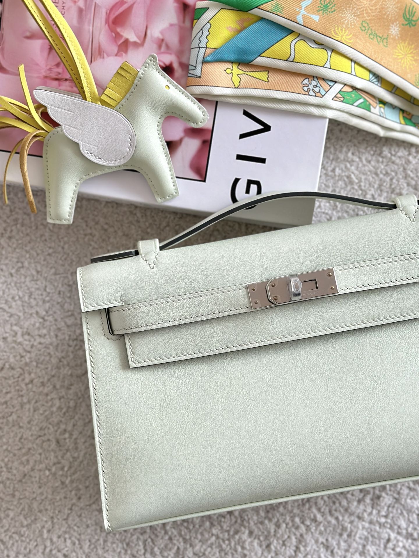 Hermes Kelly Taschen Handtaschen Umhängetaschen  & Schultertaschen Grün Frühling/Sommer Kollektion Mini