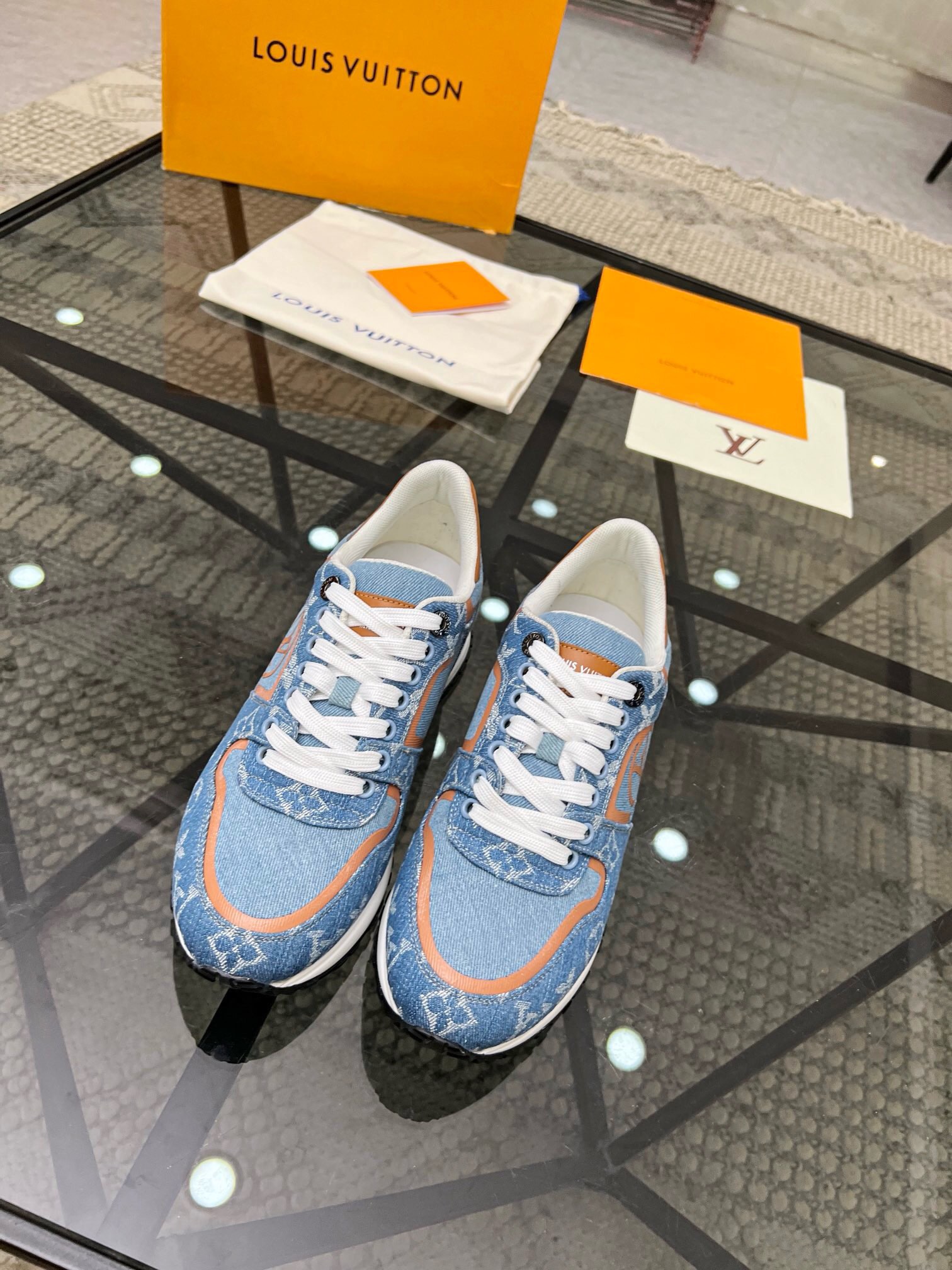 NO:216767,Brand LOUIS VUITTON original color matching code number 38-44 customized 45 price material Louis Vuitton new style casual shoes!  Original single-quality Labon craft upper is made of soft cowhide material breathable mesh lining. Mesh footbed style is fashionable. Simple and atmospheric original ultra-light sole, Louis Vuitton, louis vuitton, louis vuitton, cowhide19860909品牌LOUIS VUITTON 颜色原版配色 码数38-44订做45 价格 材质路易威登新款 休闲鞋！原单品质拉邦工艺鞋面采用柔软牛皮材质透气网布内里 网布垫脚版型时尚 简单大气原版超轻大底,路易威登,louis vuitton,louis vuitton,cowhide,Men's shoes