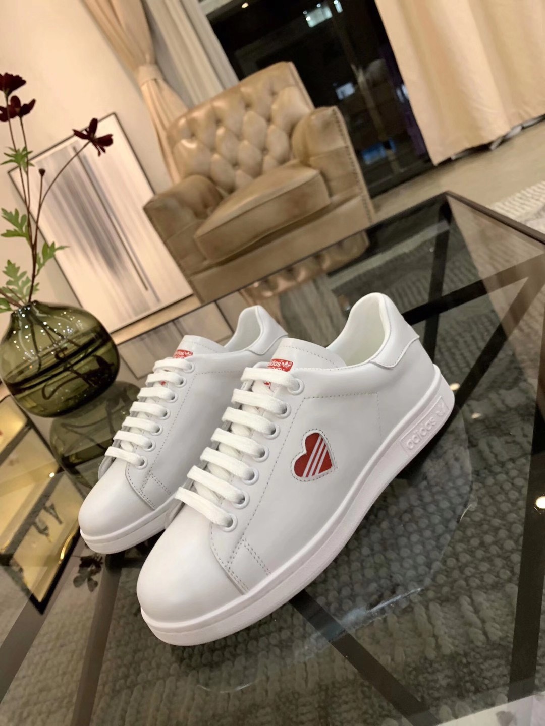 Stella McCartney x Adidas Stan Smith Shoes: Saucy Style Tribute at $450 - 图片 3