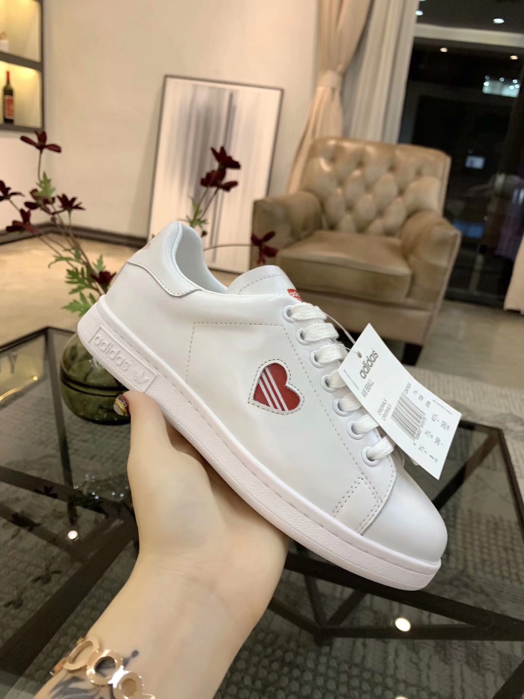Stella McCartney x Adidas Stan Smith Shoes: Saucy Style Tribute at $450 - 图片 4
