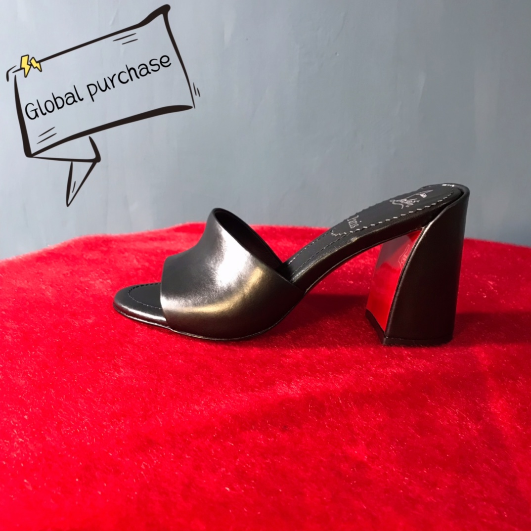 NO:100058,High-end custom sandal classic series!  H8.5Cm, size 34-42. Customized without return or replacement official website synchronization. L39155 black cowhide, black sheepskin car footrest. Official website picture Standard European code Reference:L39155 Color:black/black Material:cowhide Lining:goat leather Heel height:8.5Cm Sole:leather sole Size:EU 34-42 (US 4-11):,,christian louboutin,sandals,cowhide,sheepskin19860909高端订制 凉鞋精典款系列！ H8.5Cm,尺码34-42码.订制不退不换官网同步.L39155黑色牛皮,黑羊皮里车垫脚.官网图 标准欧码 Reference:L39155 Color:black/black Material:cowhide Lining:goat leather Heel heigh:8.5Cm Sole:leather sole Size:EU 34－42（US 4一11) :,,christian louboutin,sandals,cowhide,sheepskin,Women's Shoes