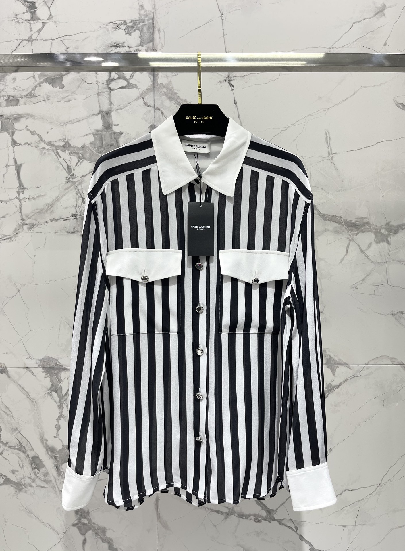 NO:923321,* Saint Family's exclusive custom-made silk striped shirts, all with multiple grids, loose and large version, hot style, available in stock and shipped in seconds; SML, saint laurent-clothing, saint laurent, real silk,19860909* 圣家 独家定制真丝条纹衬衣 全部对格多条 宽松大版版型 A飒酷 爆款 现货秒发 码数；SML,圣罗兰-服装,saint laurent,real silk,,Women's clothing