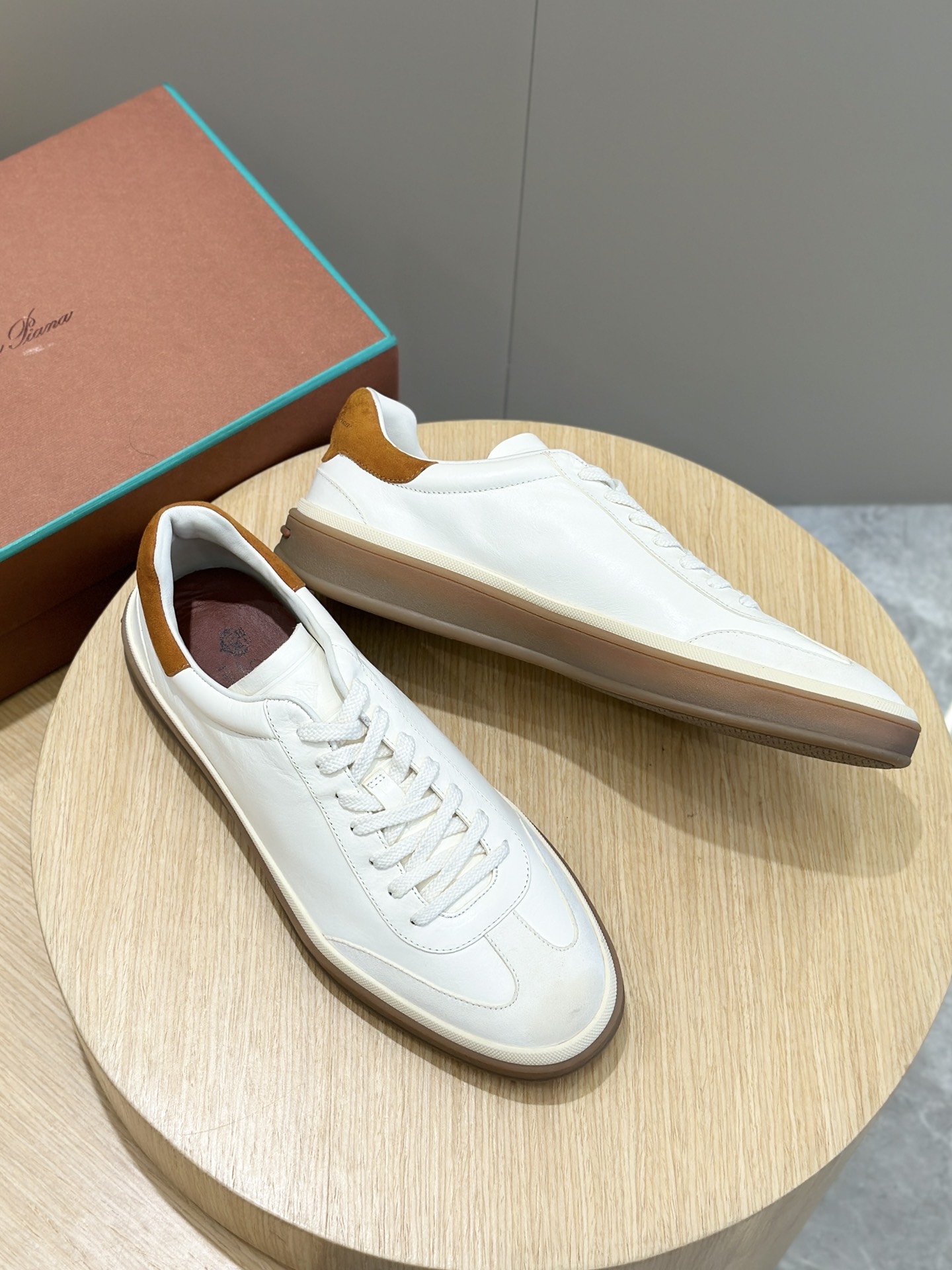 loro piana LP Tennis Walk Sneakers - TopEstos nuevos tenis importados de piel de vacuno con forro de