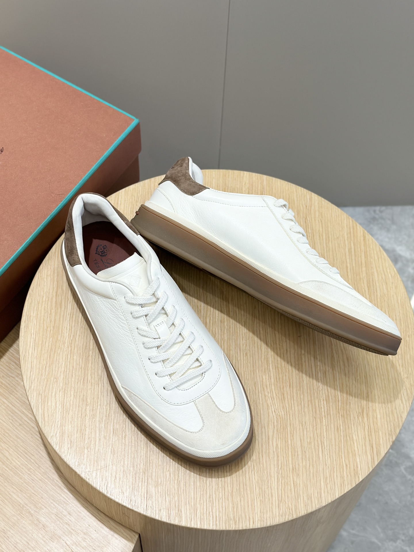 loro piana LP Tennis Walk Sneakers - TopEstos nuevos tenis importados de piel de vacuno con forro de
