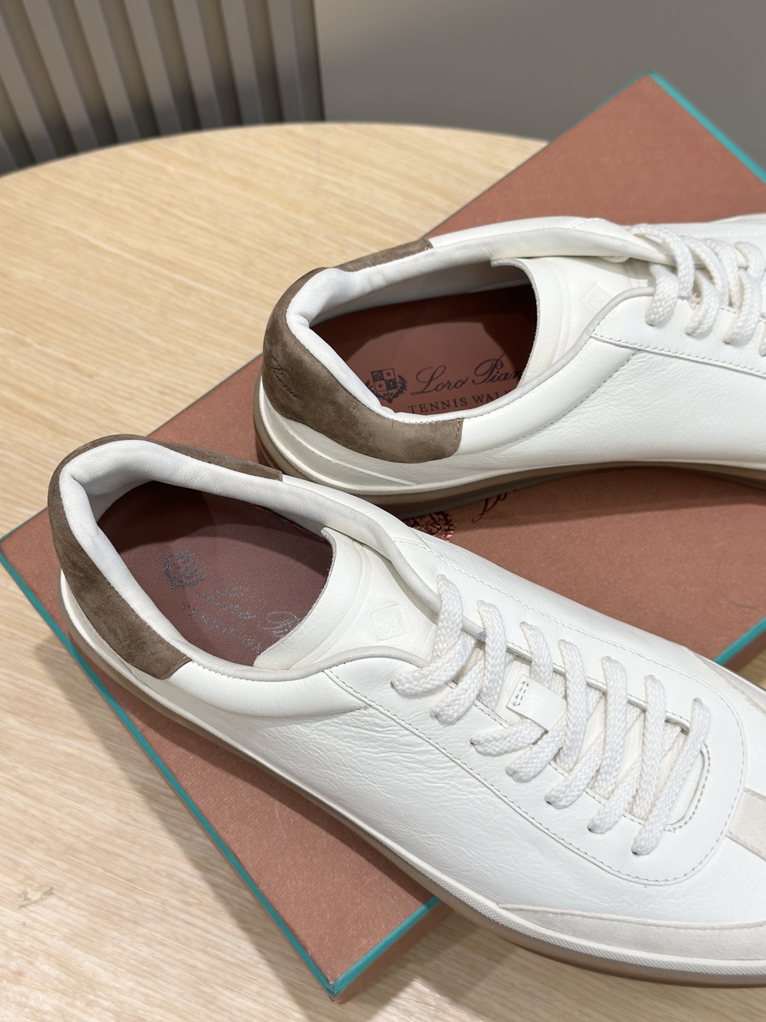 loro piana LP Tennis Walk Sneakers - TopEstos nuevos tenis importados de piel de vacuno con forro de