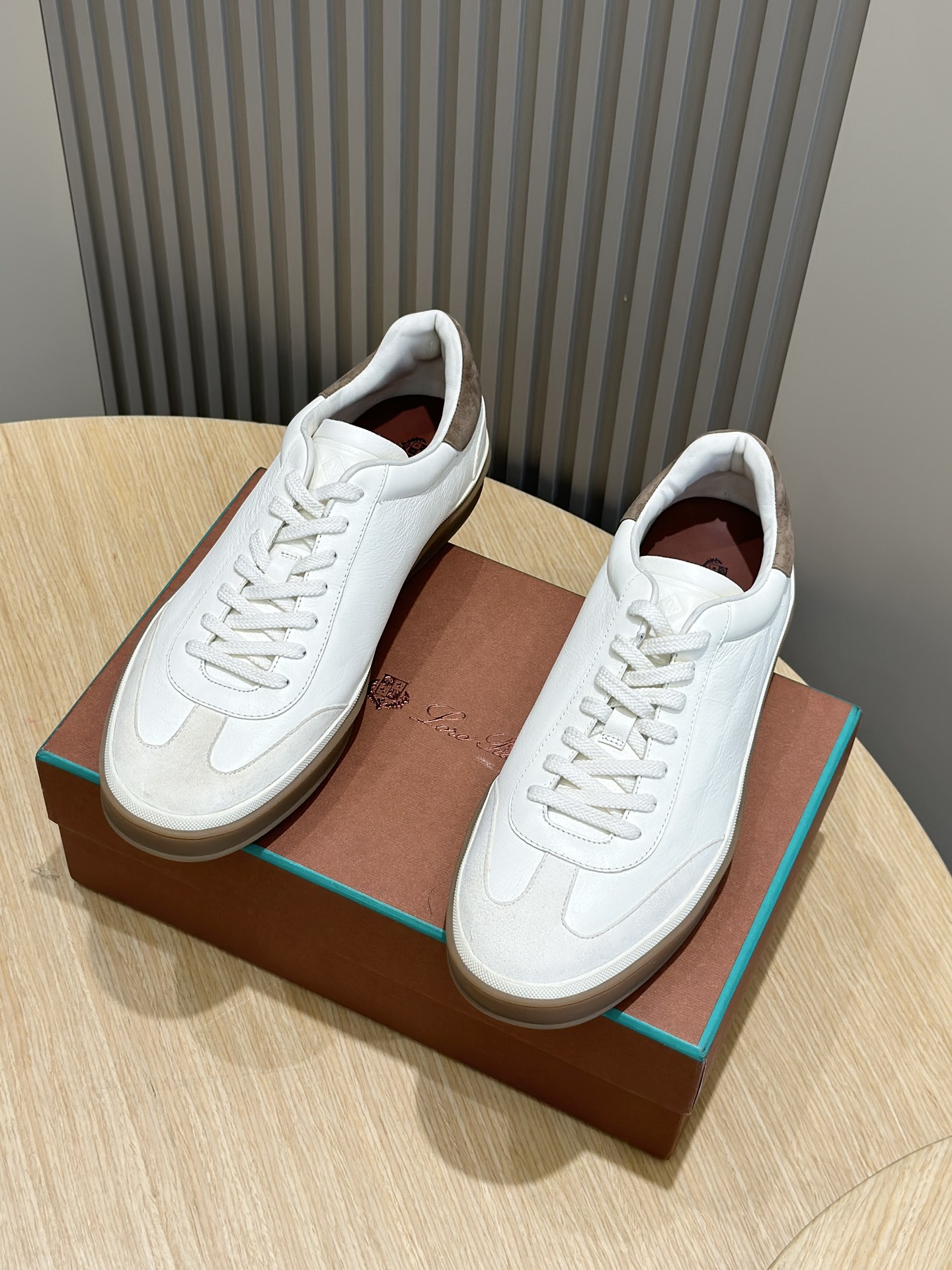 loro piana LP Tennis Walk Sneakers - TopEstos nuevos tenis importados de piel de vacuno con forro de