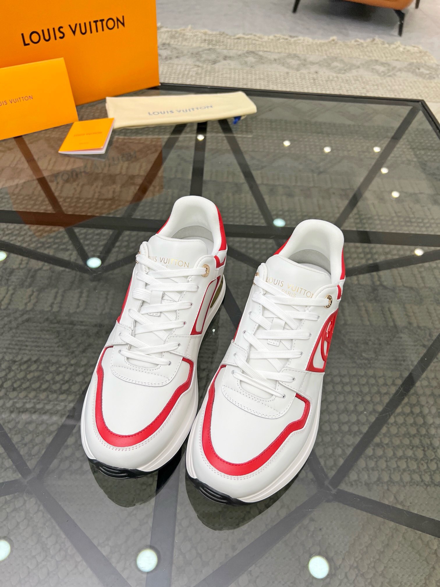 NO:216573,Brand LOUIS VUITTON original color matching code number 38-45 standard code price material Louis Vuitton new style casual shoes!  Original single-quality Labon craft upper is made of soft cowhide splicing, mesh inner lining style, simple and atmospheric original outsole, Louis Vuitton, louis vuitton, louis vuitton, cowhide19860909品牌LOUIS VUITTON 颜色原版配色 码数38-45标准码 价格 材质路易威登新款 休闲鞋！原单品质拉邦工艺鞋面采用柔软牛皮拼接 网布内里版型时尚 简单大气原版大底,路易威登,louis vuitton,louis vuitton,cowhide,Men's shoes