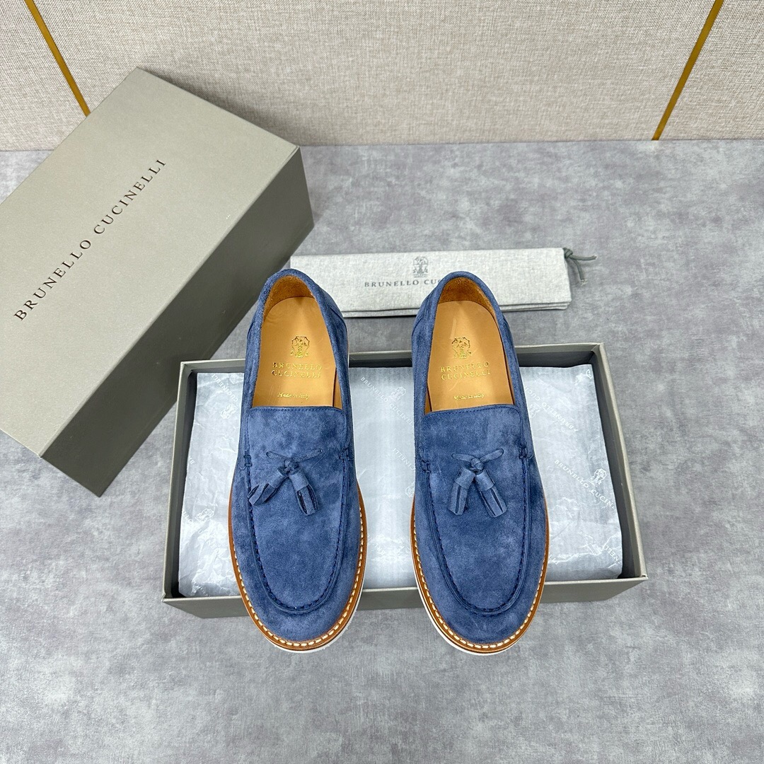 NO:218078,Brand Brunello Cucinelli Color Original Color Code 39-44 Customized 38.45.46 Price Material BC New Style Casual Shoes!  Original single quality This brand is the world's top luxury brand from Italy. The fabric is made of semi-polished full-grain calfskin imported from Italy. The inner part is apricot-colored benzene dyed calfskin inner lining, the brand's special logo movable foot pad, paired with ultra-light, high elastic and environmentally friendly this white IP sole, the individual logo on the outsole and the unique fine-line groove design, the luxury instantly bursts out!  BC leather shoes, brunello cucinelli, cowhide19860909品牌Brunello Cucinelli 颜色原版配色 码数39-44订做38.45.46 价格 材质BC新款 休闲鞋！原单品质此品牌是来自意大利的世界顶级奢侈品牌 面料采用意大利进口半抛光全粒面小牛皮 内里是杏色苯染专用小牛皮内里,品牌专用logo活动脚垫,搭配超轻、高弹、环保的本白色IP鞋底,外底上的个性logo和独特的细纹凹槽设计,奢华度瞬间爆棚！,BC皮鞋,brunello cucinelli,cowhide,Men's shoes