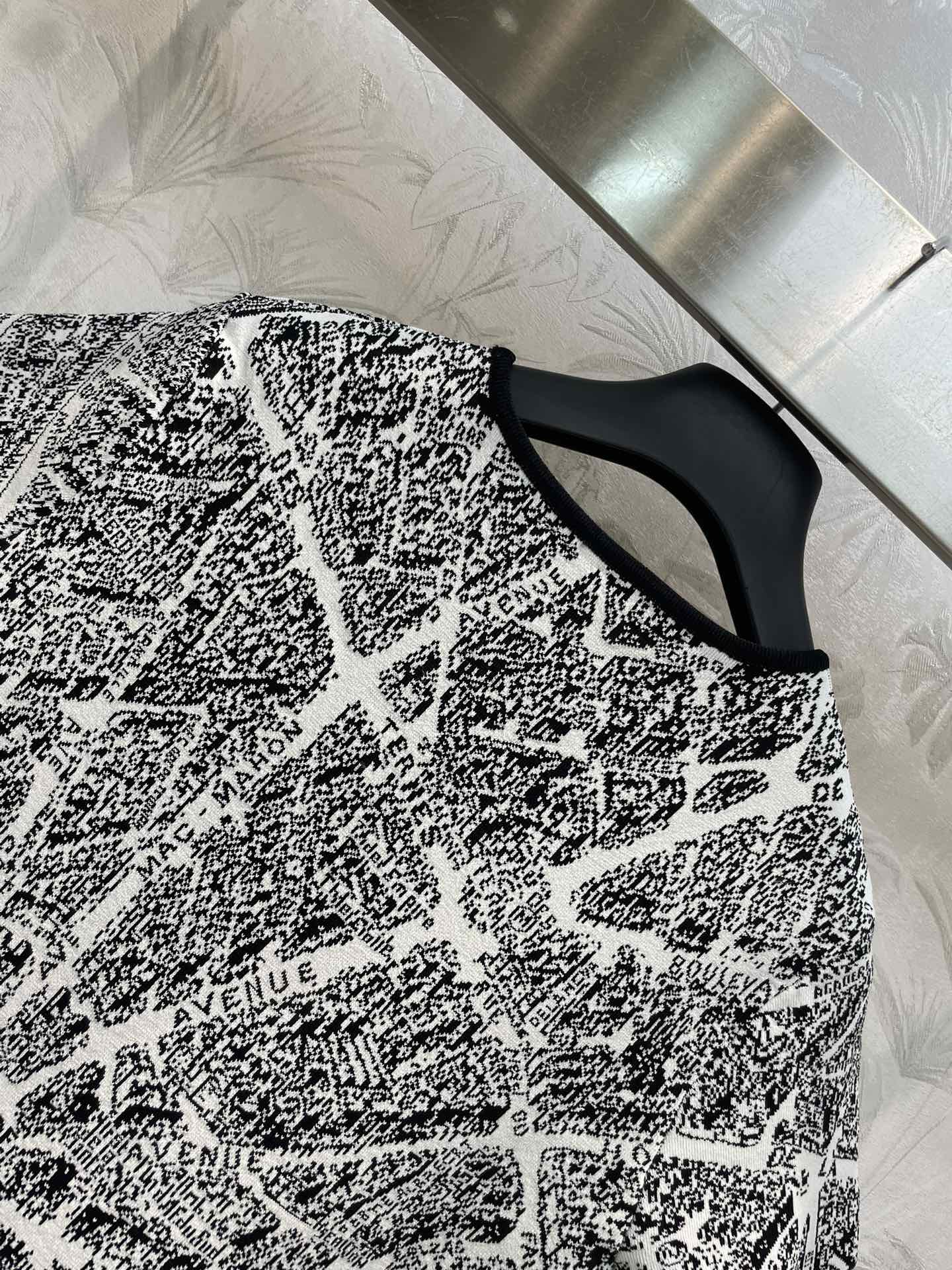 D家24早春新款经典的巴黎地图针织连衣裙整件定位剪裁超费工艺短袖H版型包裹性很强上身时髦又复古高级经典的