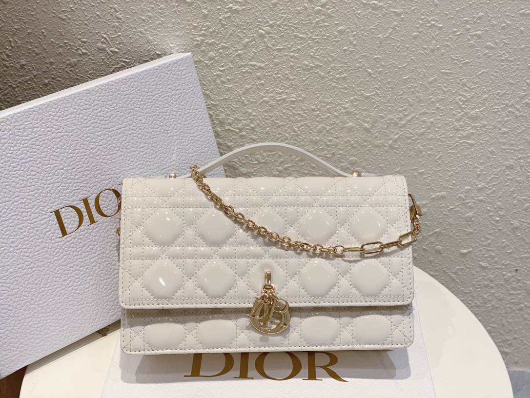 Diseñador de tiendas
 Dior Bolsos de mano Bolsos de embrague Blanco Cuero vaca Colección primavera Cadena