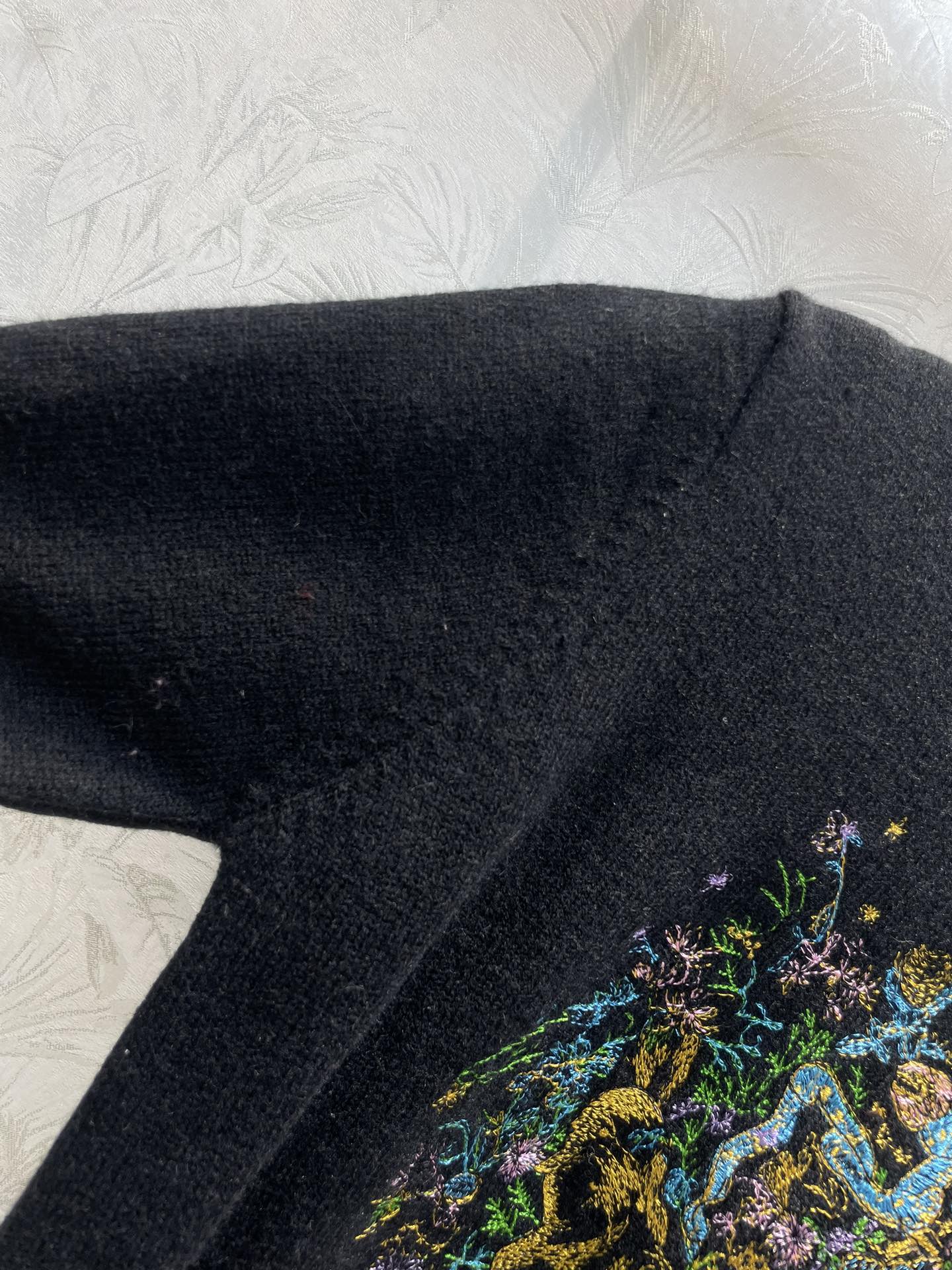 D家24新款定位丛林动物刺绣毛衣重新演绎经典单品进口纱线质量超赞嵌花编织森林动物图案刺绣工艺超美经典圆领