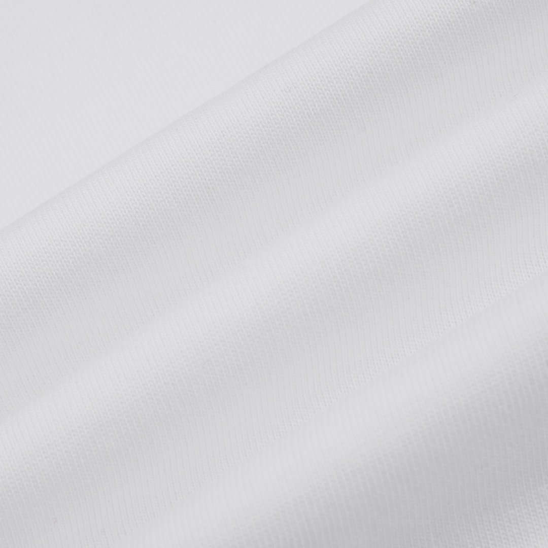 BLCG24ss新款小爱心精简跳绣短袖T恤码数XS-S-M-L男女同款现货发售精选棉质面料上身舒适柔软！