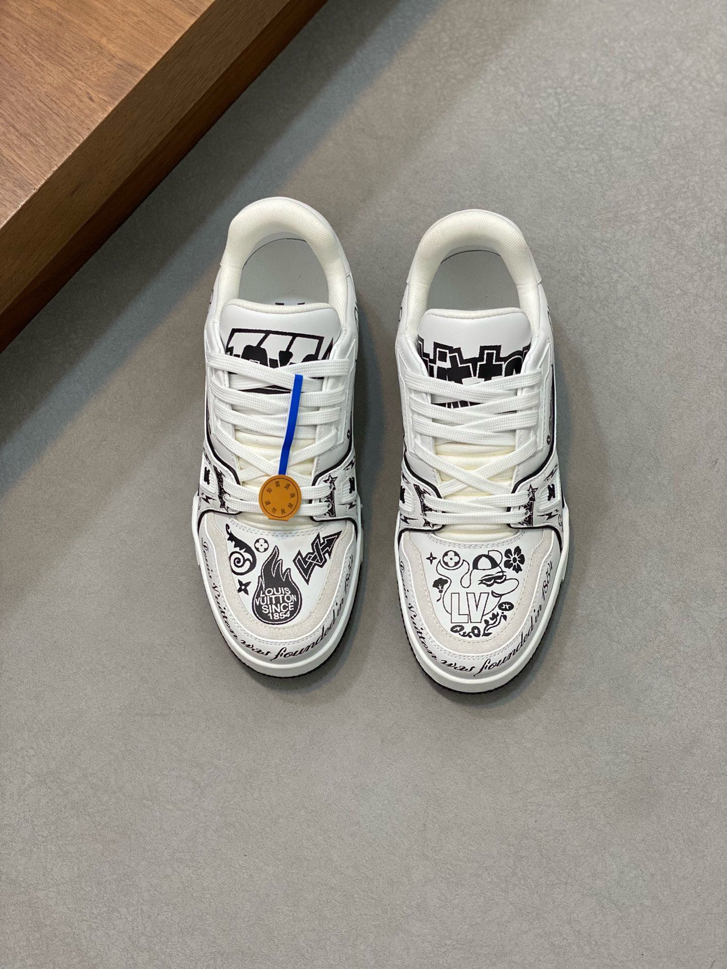 NO:218066,Brand LOUIS VUITTON original color matching code number 38-45 standard code price material new Louis Vuitton men casual shoes!  High-quality Labon craft upper is made of cowhide with original material LV Comfortable breathable mesh cloth Neli mesh cloth footbed style Simple and atmospheric LV original outsole, Louis Vuitton, louis vuitton, louis vuitton, louis vuitton, louis vuitton, cowhide19860909品牌LOUIS VUITTON 颜色原版配色 码数38-45标准码 价格 材质路易威登新款 男士 休闲鞋！高品质拉邦工艺鞋面采用牛皮搭配原版材质LV 舒适透气网布内里网布垫脚版型时尚 简单大气LV原版大底,路易威登,louis vuitton,louis vuitton,louis vuitton,cowhide,Men's shoes