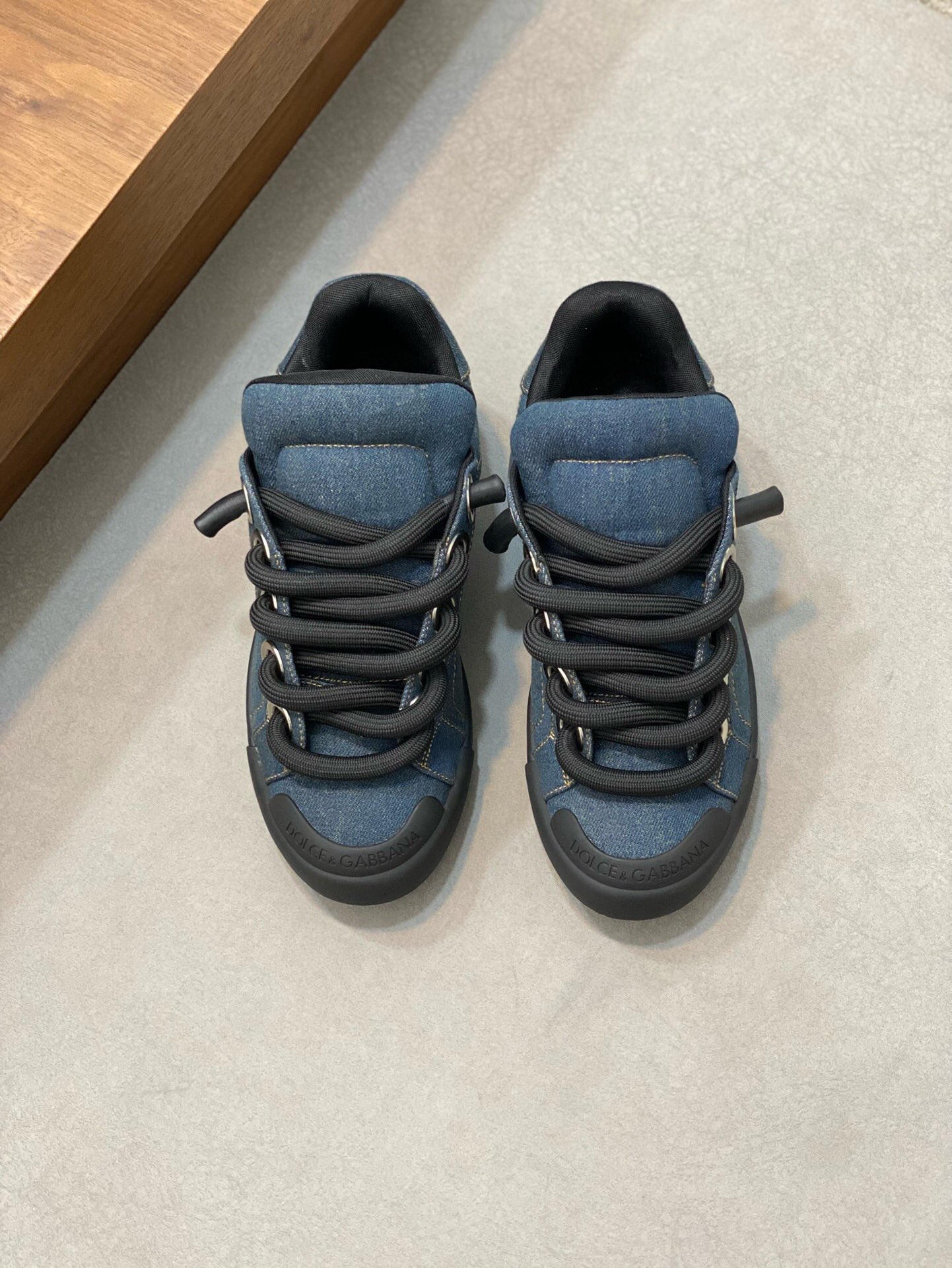 NO:216581,Brand D&G original color matching Size 39-44 Customized 38.45 Price Material new products of Dolce & Gabbana casual shoes imported soft cowhide with mesh footbed mesh lining original outsole bag latest D&Glogo simple footwear atmospheric, DG casual shoes, Dolce & Gabbana, Dolce & Gabbana, Dolce & Gabbana, cowhide19860909品牌D&G 颜色原版配色 码数39-44定做38.45 价格 材质杜嘉班纳新品 休闲鞋鞋面进口柔软牛皮搭配网布垫脚网布内里 原版大底包边最新D&Glogo上脚简单 大气,DG休闲鞋,Dolce&Gabbana,Dolce&Gabbana,Dolce&Gabbana,cowhide,Men's shoes