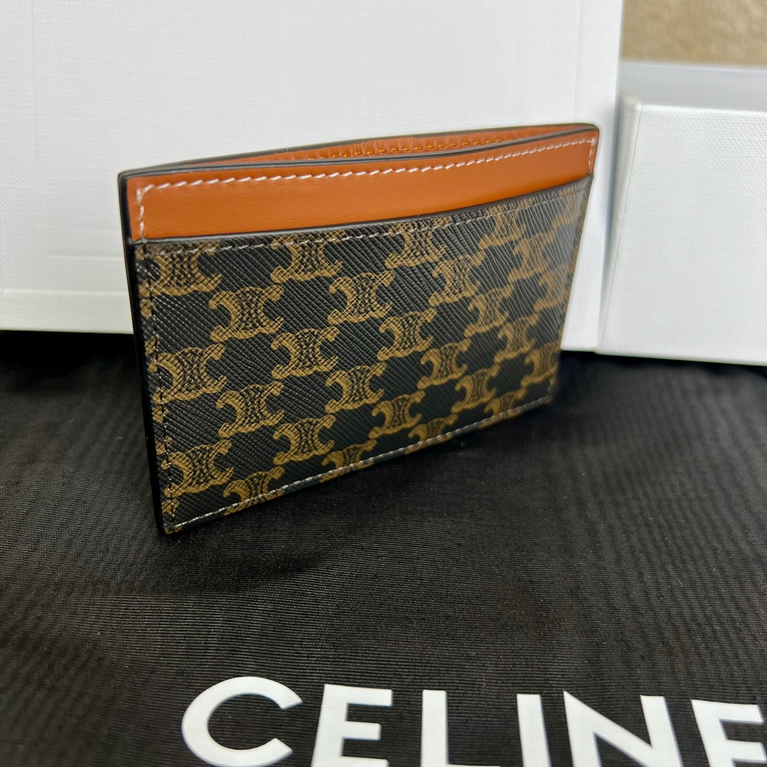 印花标志花卡包，尺寸10.5x7 厘米，涂层帆布，羊皮革包边，衬里牛皮革/织物，金色金属件，2个卡槽，一