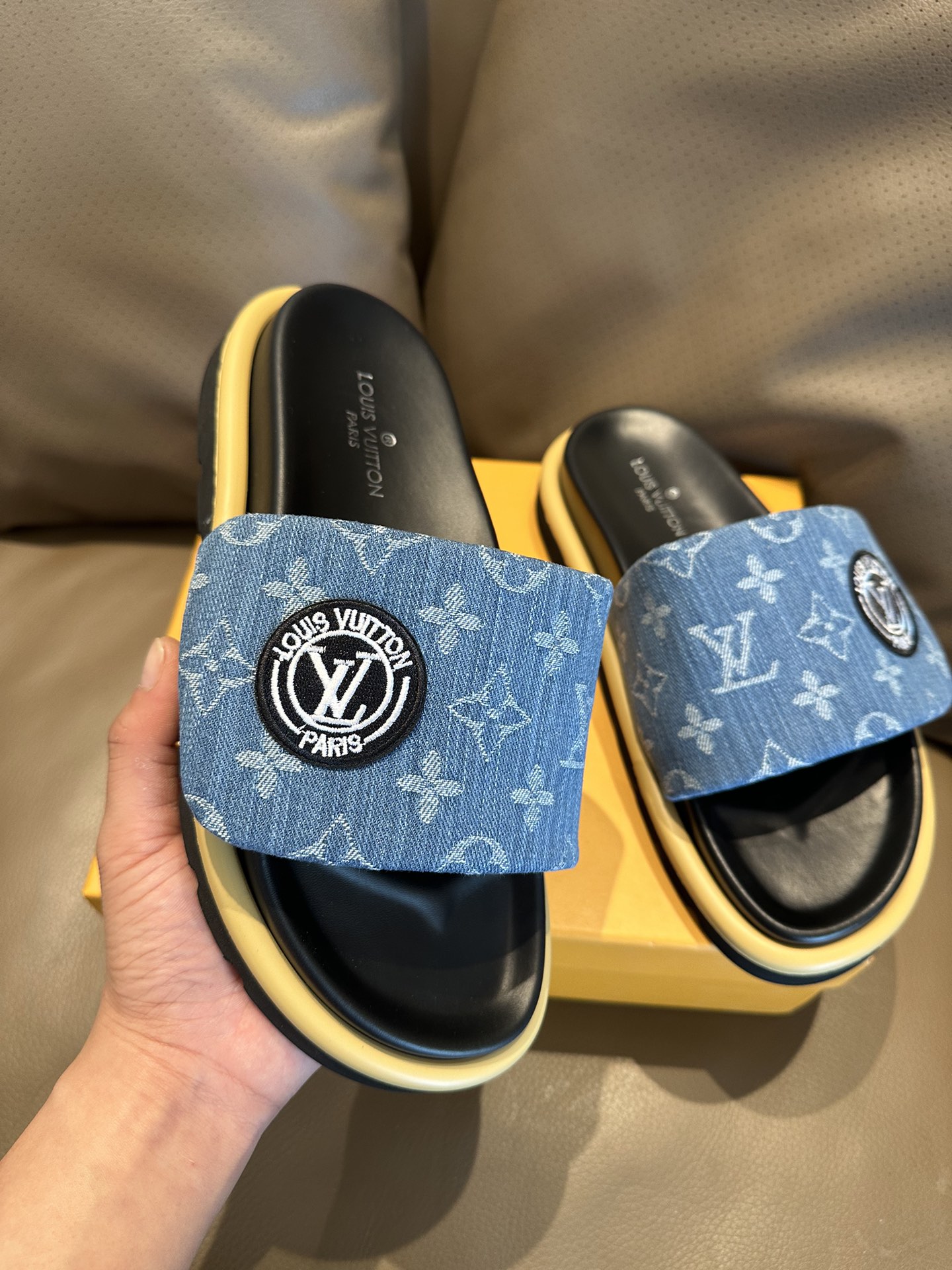 Louis Vuitton Shoes Slippers Luxury 7 Star Replica
 Unisex