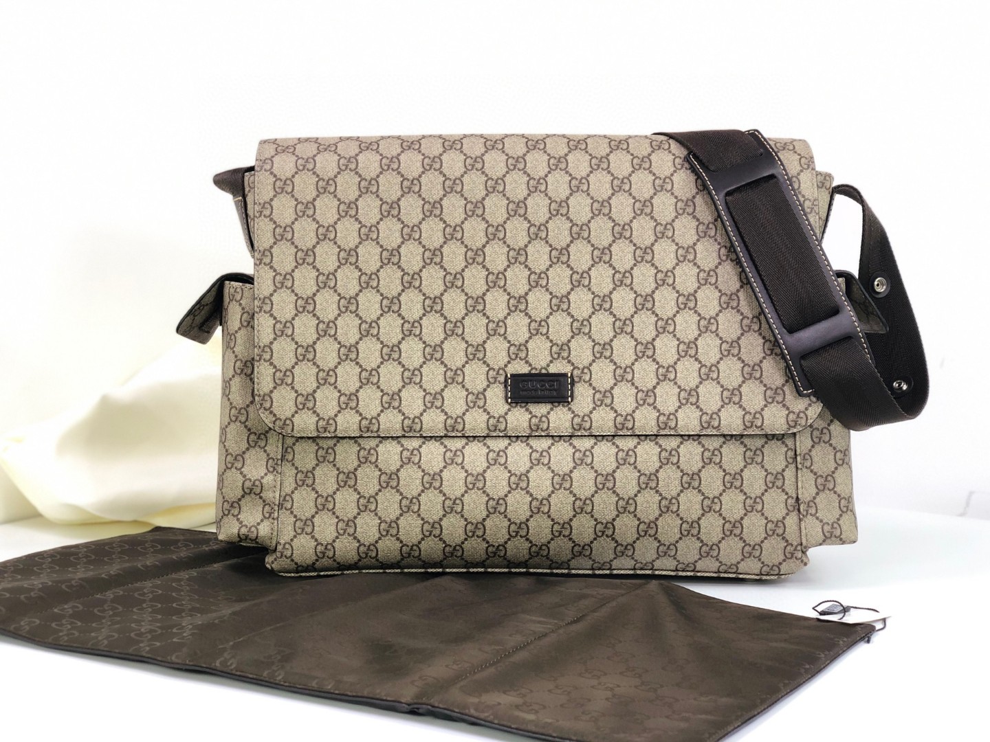 Gucci Product _d_7qfdE9oUgtK3eH0qt9777Hh1Q-8VgJy6xrPzA