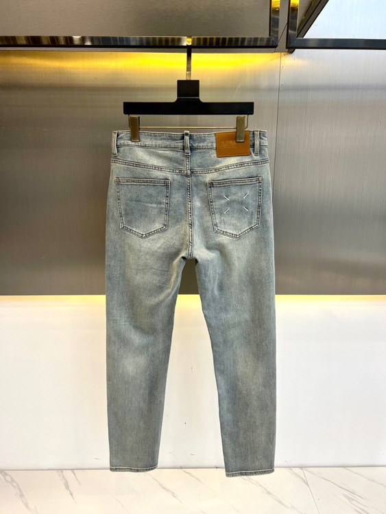 MaisonMargiela马吉拉2024春夏新品高街系列牛仔裤最新白线标志mm6的微妙创造力与令人放松