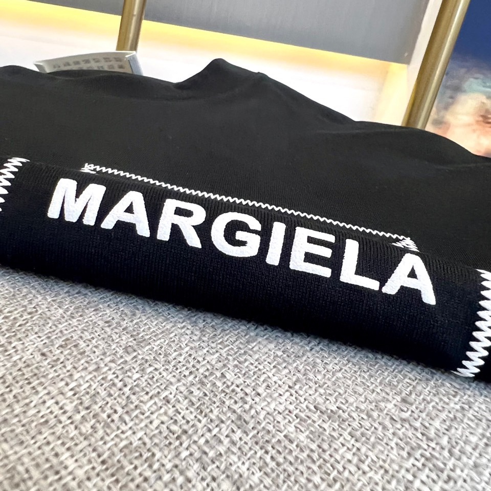 MaisonMargiela马吉拉高端潮物推荐！2024春夏新品MM6胸前口袋设计圆领套头卫衣280g重