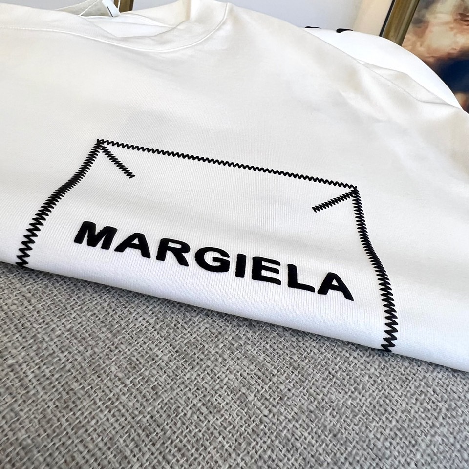 MaisonMargiela马吉拉高端潮物推荐！2024春夏新品MM6胸前口袋设计圆领套头卫衣280g重