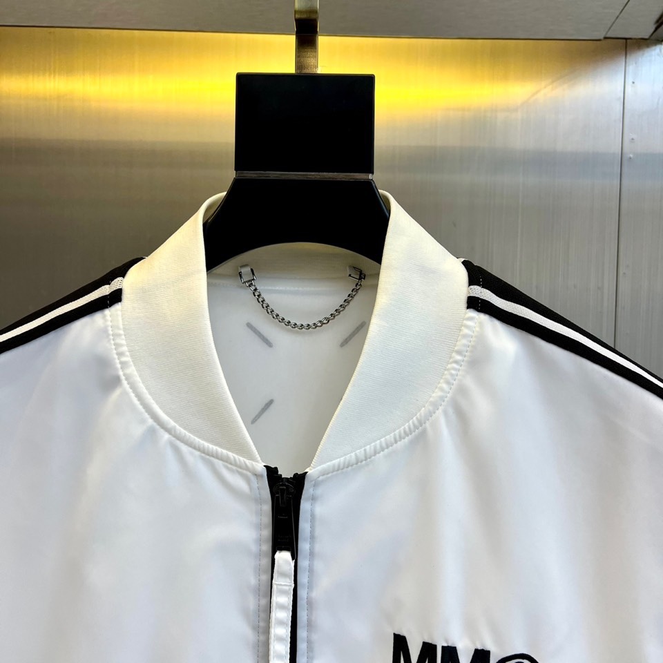 Maisonmargiel马吉拉2024早春新款MM6棒球服夹克外套前后logo图案设计！！简约大方从容