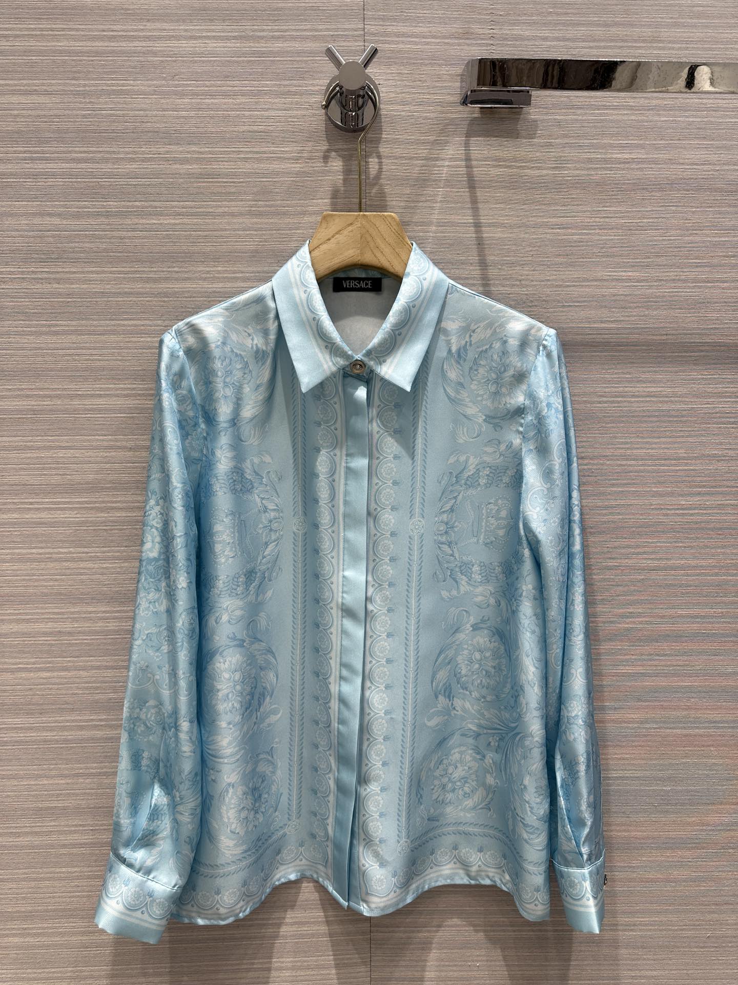 Versace AAA+
 Ropa Camisas y blusas Ventas en línea
 Azul Rosa Blanco Impresión Seda Colección primavera Vintage