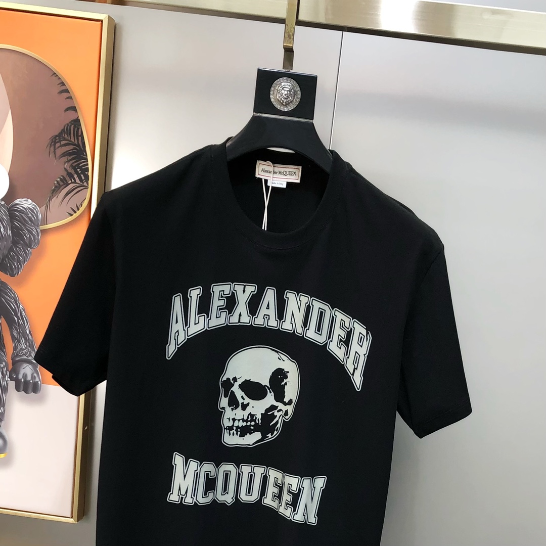 2025 McQueen High-End Short-Sleeve T-Shirt with Emerald Logo Print - 图片 3
