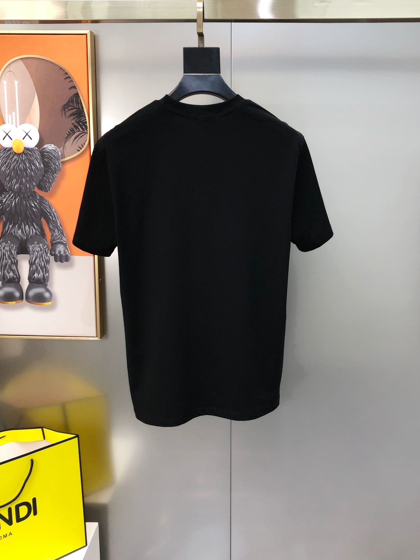 2025 McQueen High-End Short-Sleeve T-Shirt with Emerald Logo Print - 图片 9