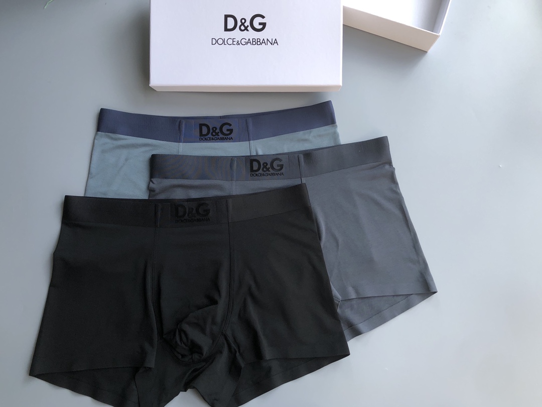 🔥🔥🔥DG爆款到货、莫代尔面料绝对的原单品质，无缝切割工艺 、科学配比 丝滑 透气 舒适！有型！ 一点也