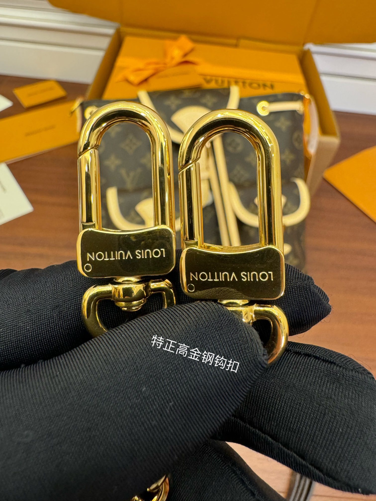 独家首发型号特正版M46932品质全面再次升级专柜同步电子芯片内码新礼盒礼品袋保护纸铜版电子标签合格证皮