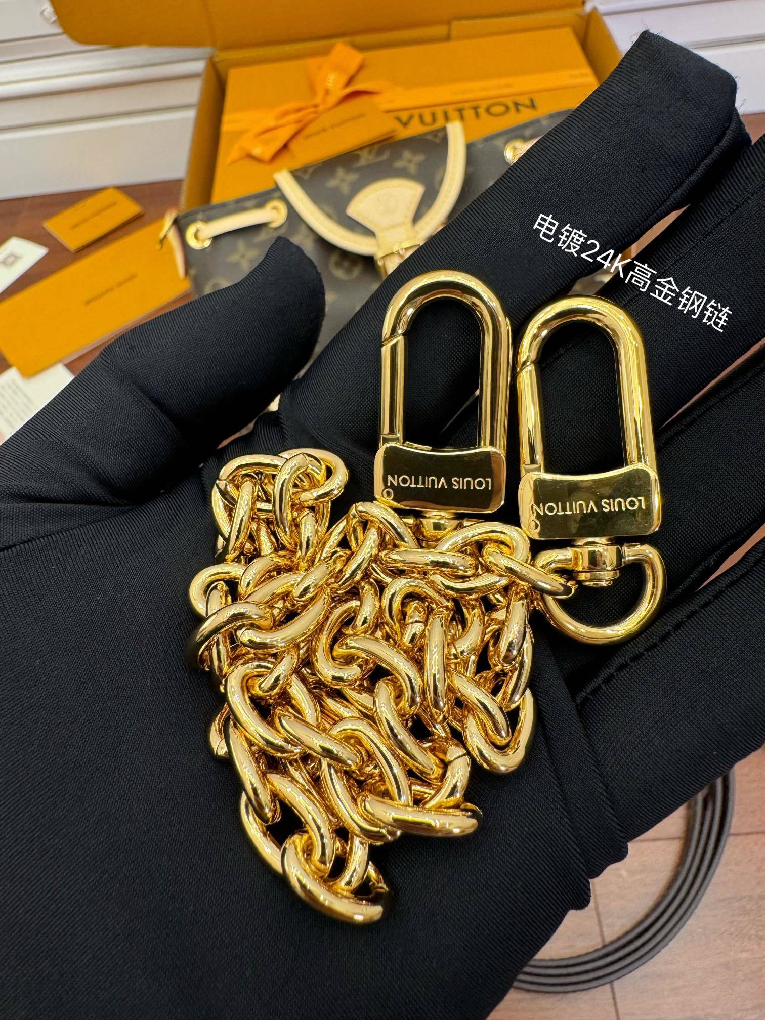 独家首发型号特正版M46932品质全面再次升级专柜同步电子芯片内码新礼盒礼品袋保护纸铜版电子标签合格证皮