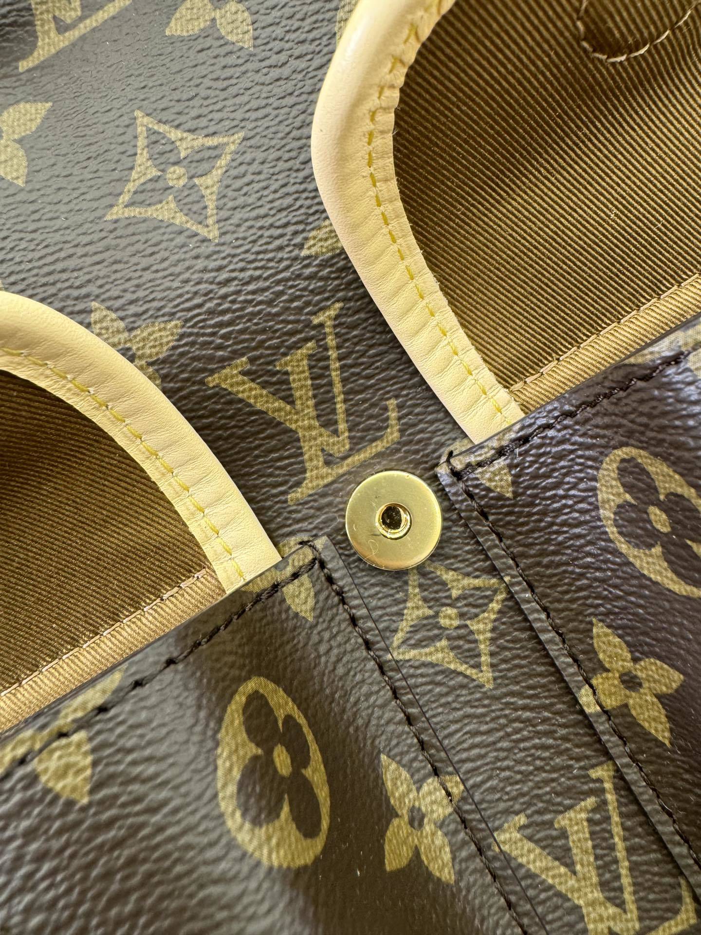 独家首发型号特正版M46932品质全面再次升级专柜同步电子芯片内码新礼盒礼品袋保护纸铜版电子标签合格证皮