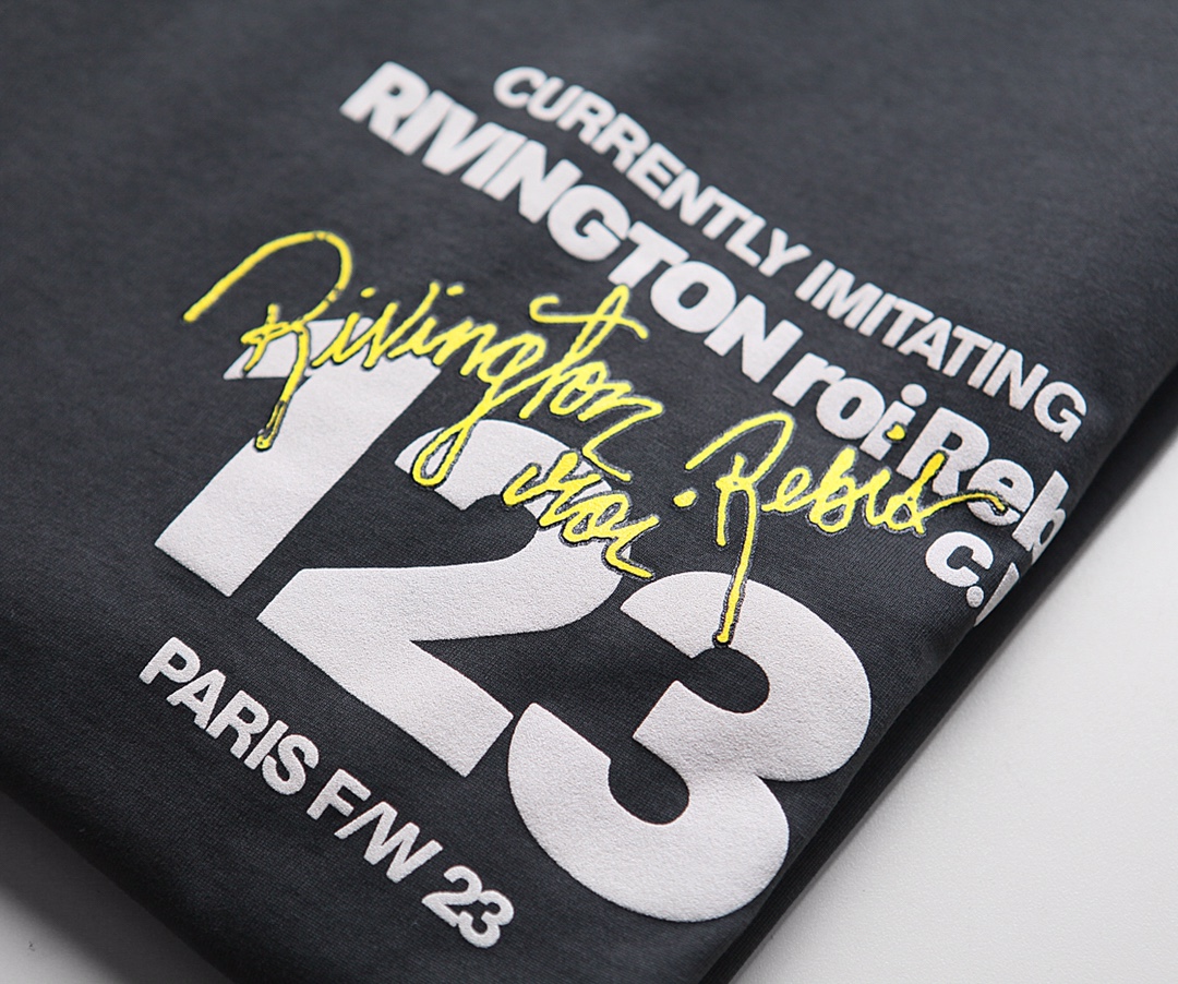 RRR12324春夏新品巴黎展会限定签字短袖Logo圆领短袖T恤此款前后背各自运用了极其特殊的服装加工工