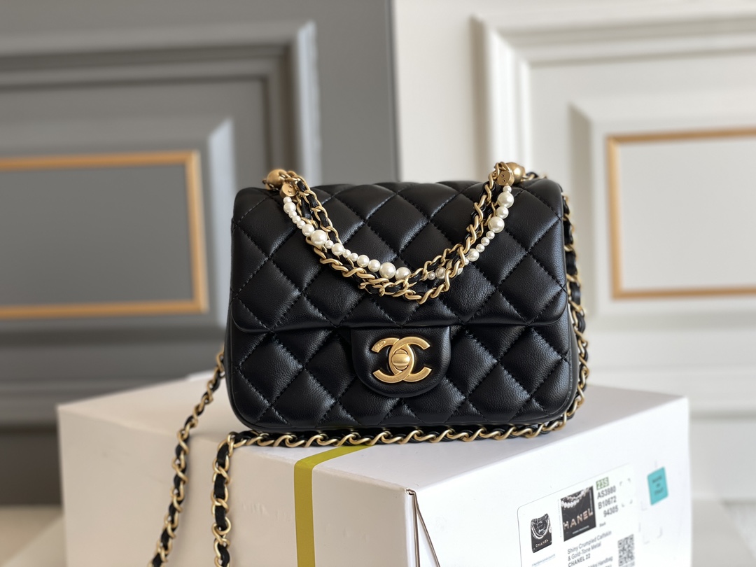Only sell high-quality
 Chanel Clutches & Pouch Bags Crossbody & Shoulder Bags Black Platinum White Vintage Gold Lambskin Sheepskin Chains