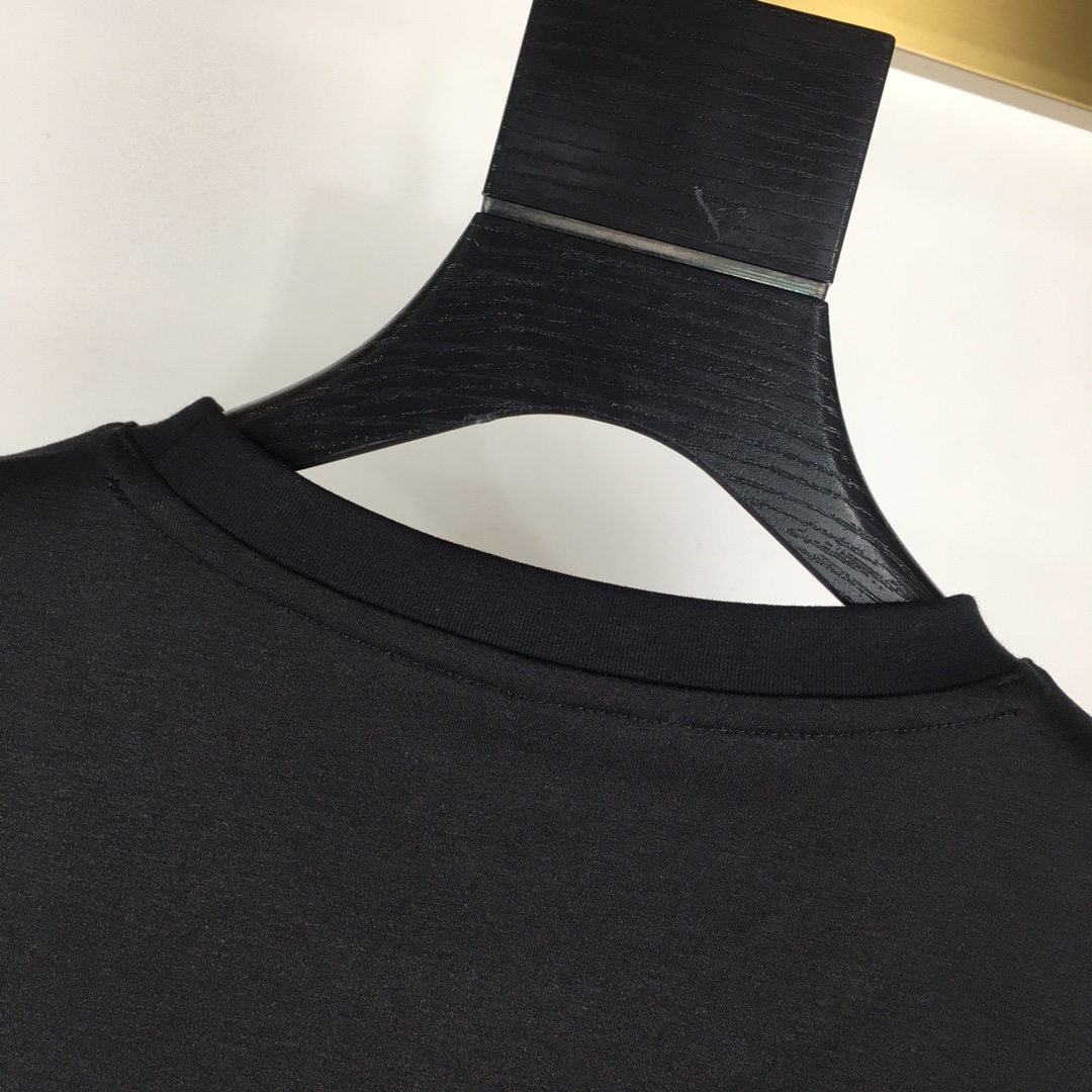 新品上市Dio...高端品质2024春夏新款首发专柜最新款短袖圆领T恤高端订制设计前卫时尚！品牌logo