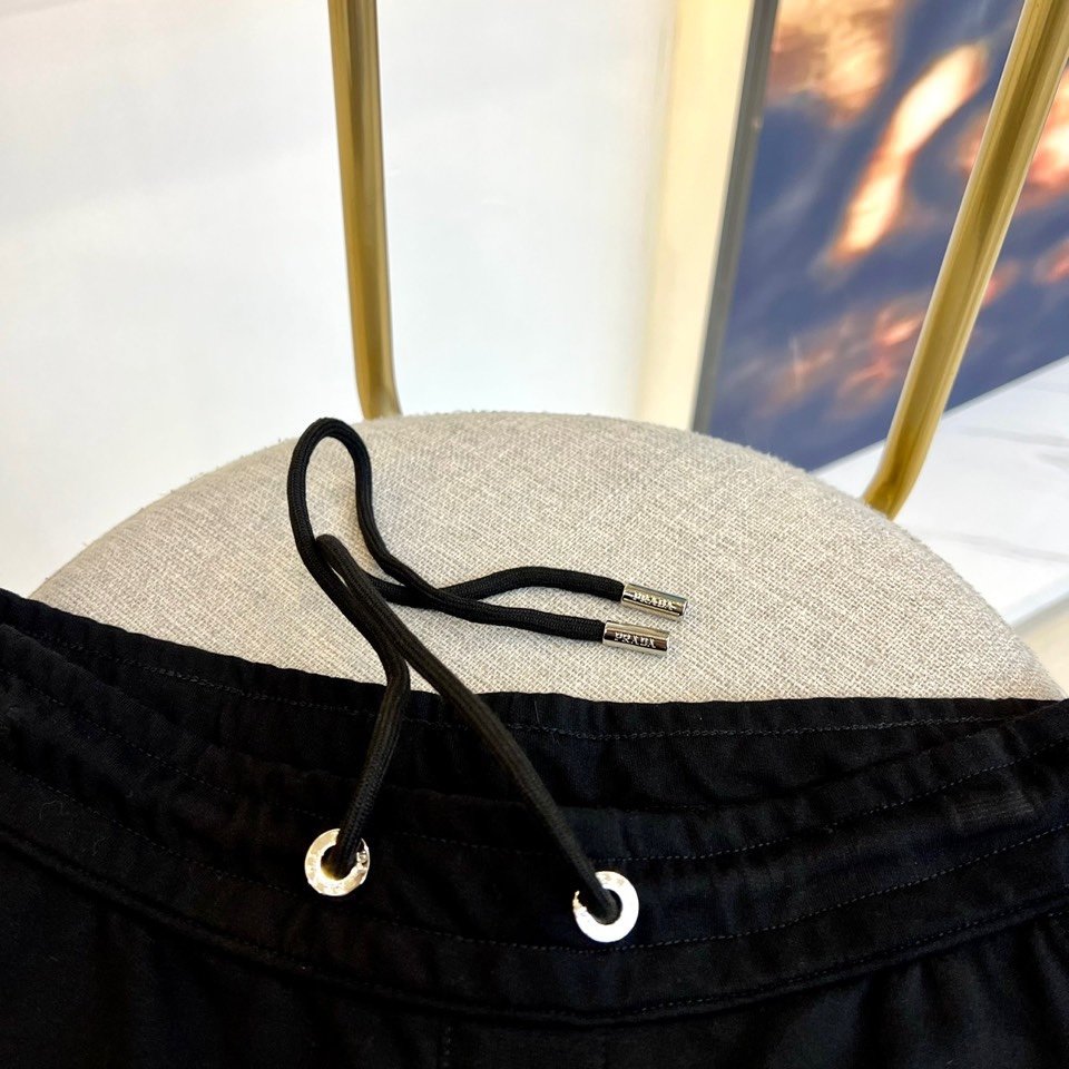 Prad普拉24s新款logo休闲运动裤束脚口袋工装系列卫裤这一件百搭卫裤简约又有腔调整条休闲裤的设计风