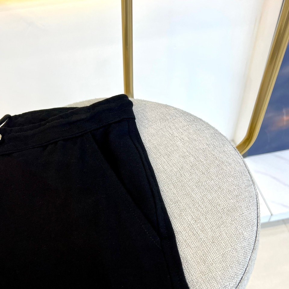 Prad普拉24s新款logo休闲运动裤束脚口袋工装系列卫裤这一件百搭卫裤简约又有腔调整条休闲裤的设计风
