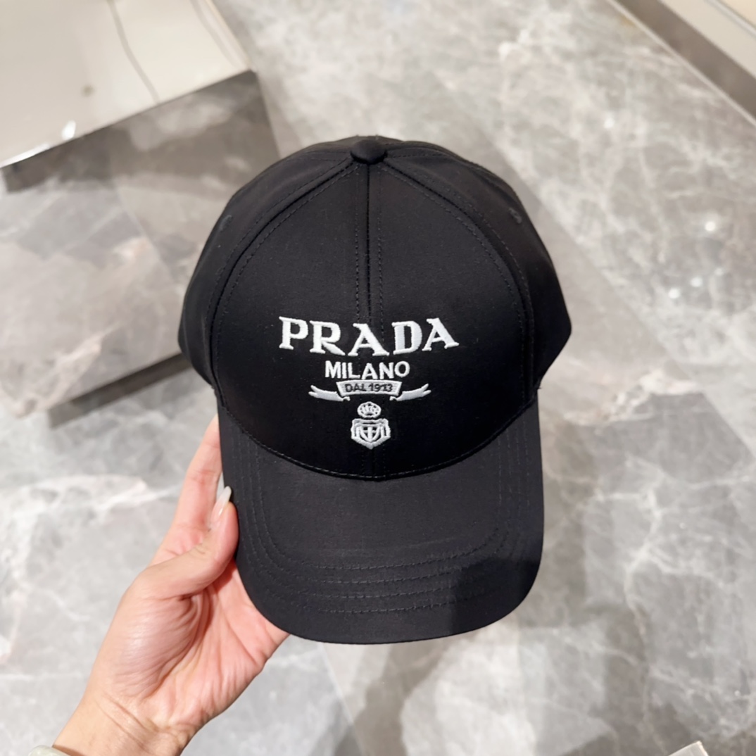 NO:193329,Prada embroidered alphabet baseball cap has a strong sense of design, refreshing, very good head shape, can modify various head shapes, powerful versatile hat, straw hat, fisherman hat, baseball cap, hat, prada, espadrilles, hats19860909普拉达刺绣字母棒球帽 设计感超强,让人耳目一新 头型非常好,可以修饰各种头型,实力百搭款帽子草帽渔夫帽棒球帽,帽子,prada,espadrilles,hats,hat